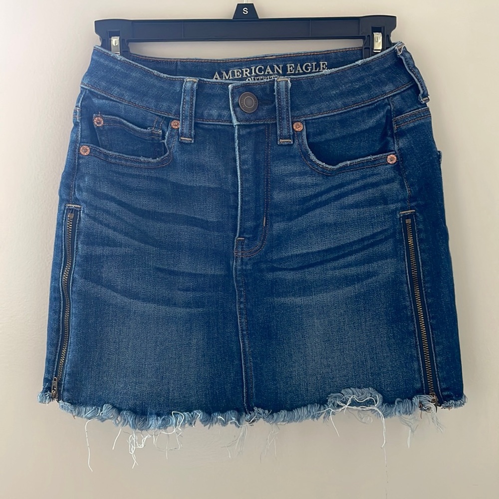 Denim Skirt with Zipper Detail